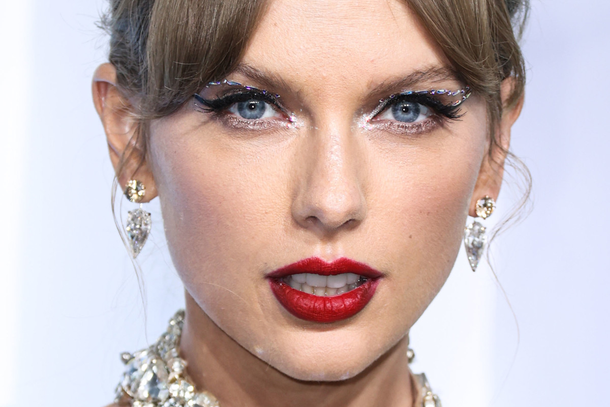 Swiftly Inspiring Lessons Learned from Taylor Swift's Lyrics
